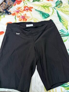 Peck & Peck Black Bermuda Shorts size 8
